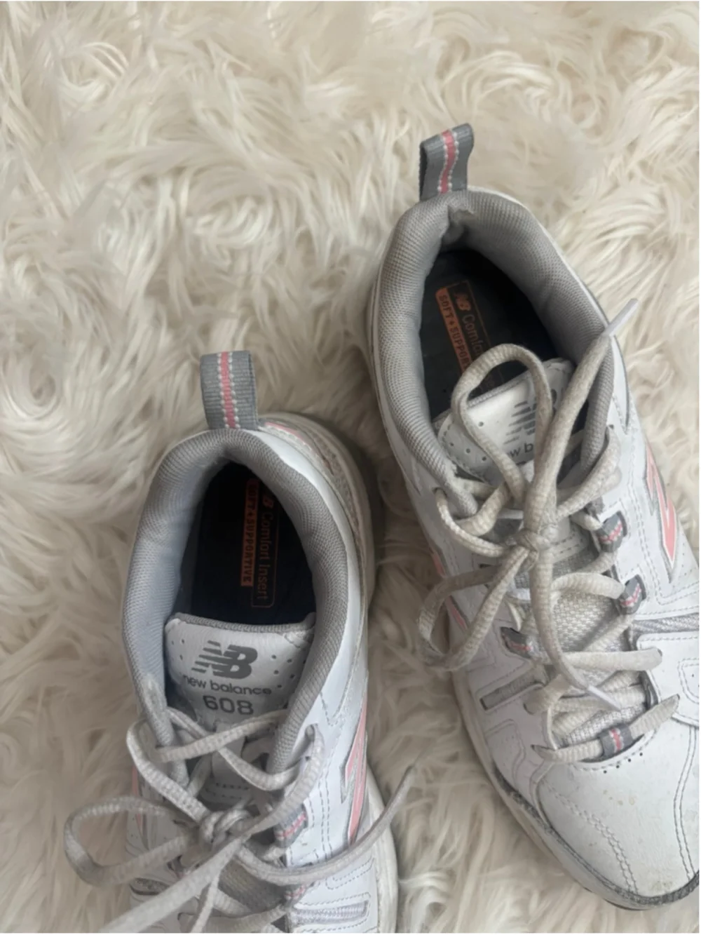Well worn New Balance V5 Casual Comfort Cross Trainer Sneaker White US SIZE 7.5